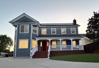 Building Photo - 604 Village Ct