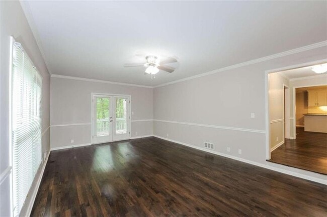 Building Photo - 7127 Riverside Dr