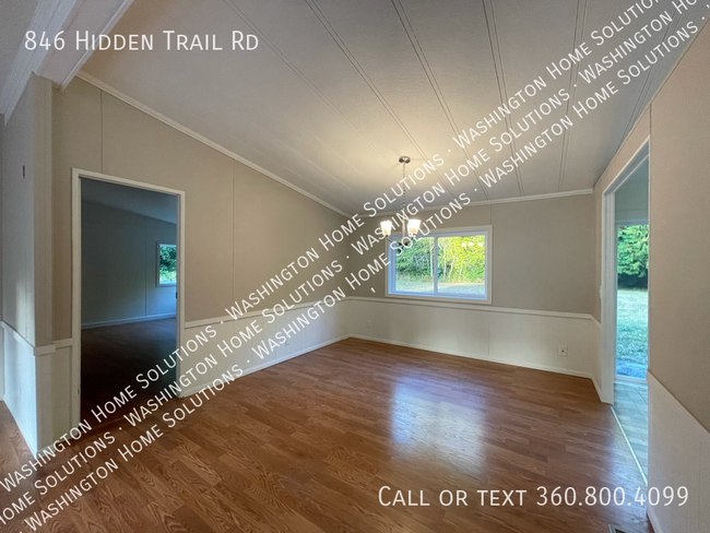 Foto del edificio - 846 Hidden Trail Rd