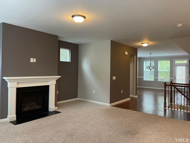 Building Photo - 626 Edgewater Ridge Ct
