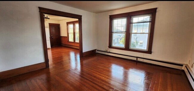 Building Photo - 259 Norfolk Ave