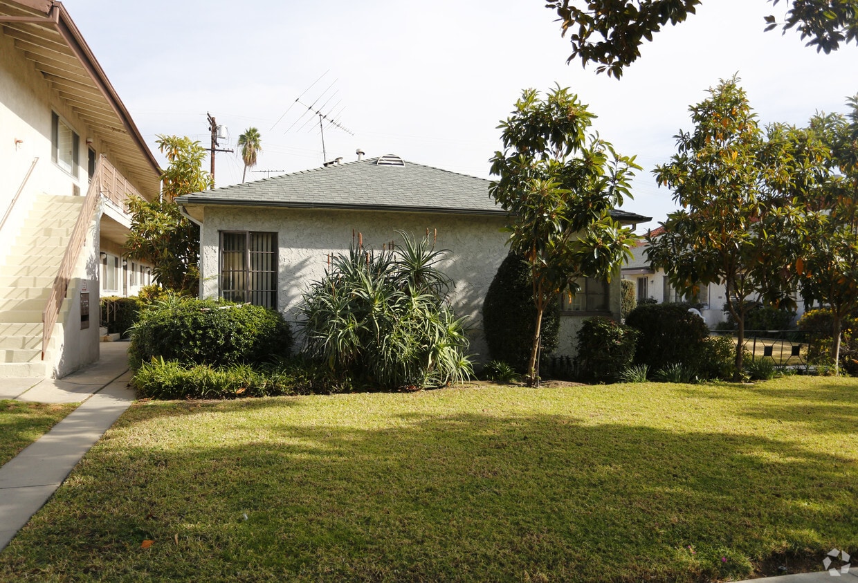 Foto del edificio - 314 N Howard St