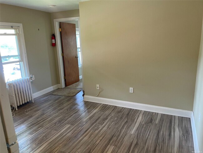 Building Photo - 2618 Oceanside Rd