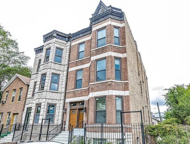 Foto del edificio - 1722 W Hastings St