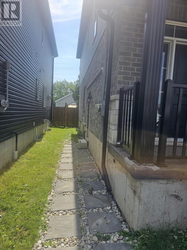 Building Photo - 84 Beland Ave N