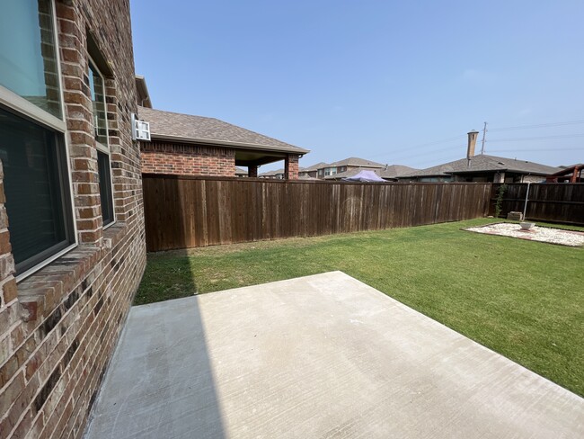 Building Photo - 2019 Tawakoni Dr