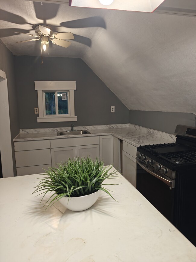Kitchen - 603 23rd Ave SW
