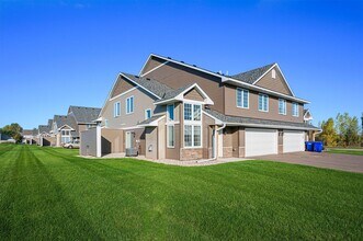 Building Photo - 521 Meadow Ln