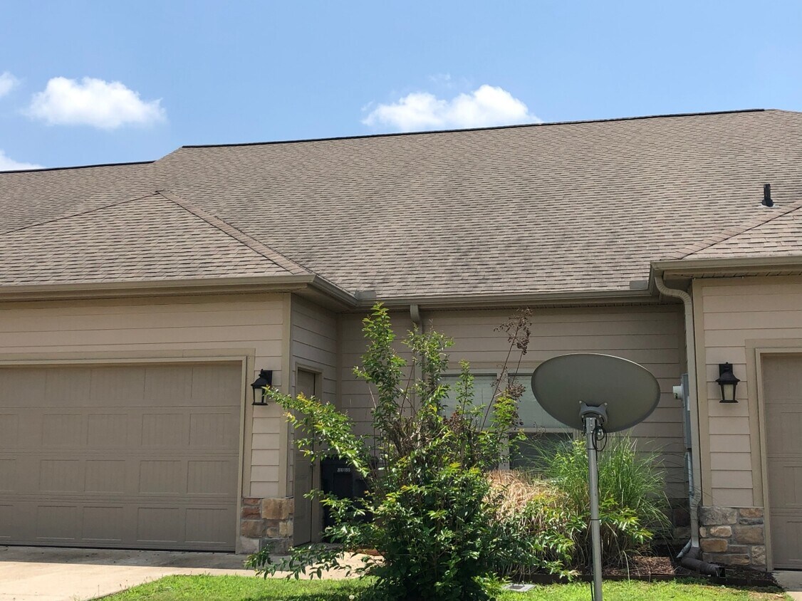 2009 S Dixieland Rd Unit B, Rogers, AR 72758 Condo for Rent in Rogers