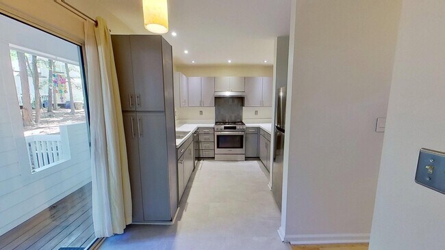 Foto del edificio - 3813 Carnegie Ln