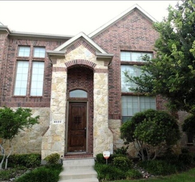 Foto del edificio - Very nice 3 bed Townhome in Plano!