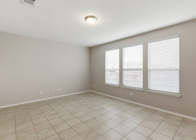 Foto del edificio - Move-In Ready Home in Landmark Pointe with Included Appliances