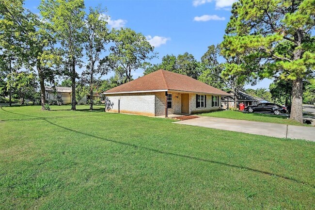 Foto del edificio - 712 Seven Oaks Rd