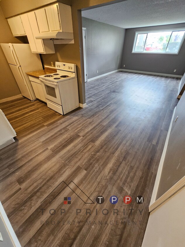 1229 Ravenwood Rd, Waterloo, IA 50702 Apartments in Waterloo, IA