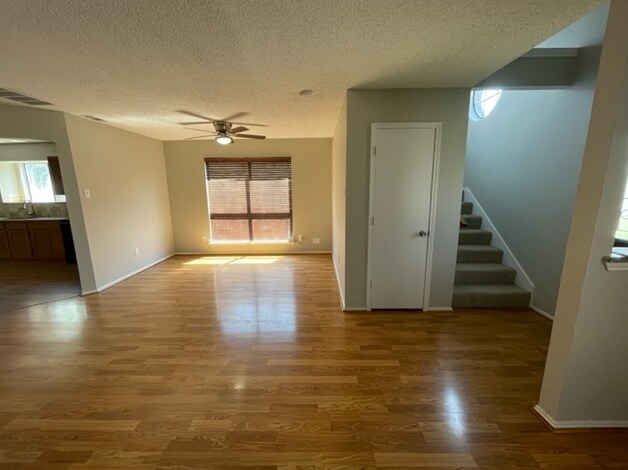 Building Photo - 253 Overland Trl