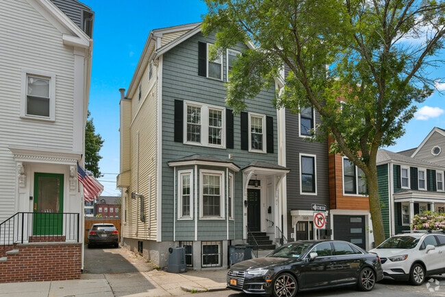 Building Photo - 337 W 3rd St