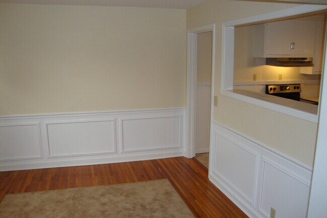 Building Photo - 4925 Hopedale Dr