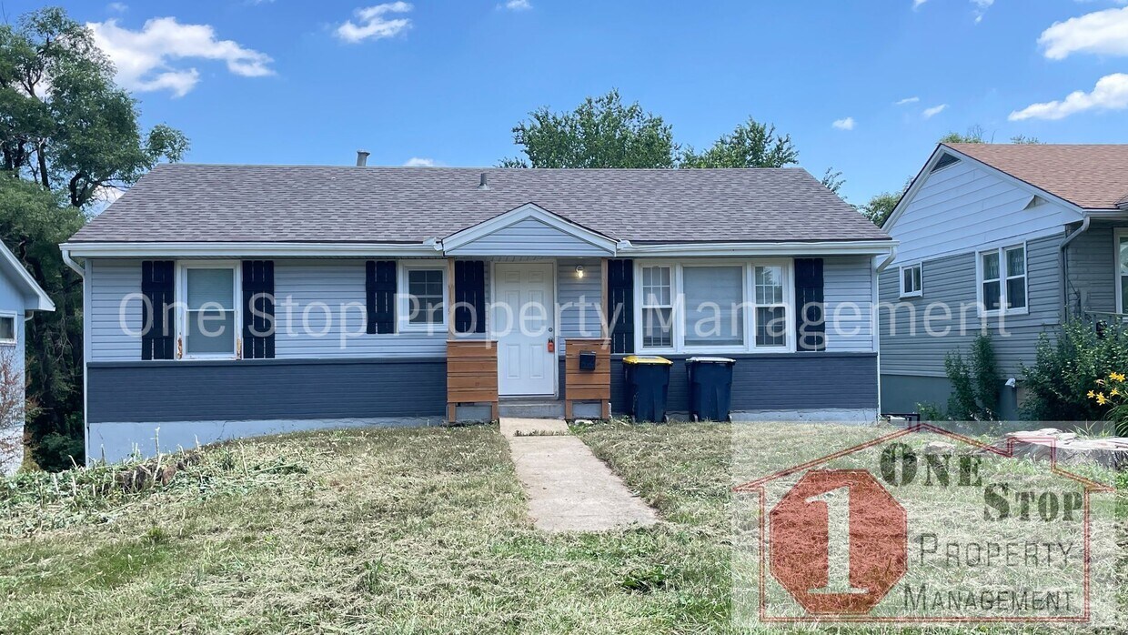 Primary Photo - Beautiful 5 Bedroom 2 Bathroom Home in Kan...