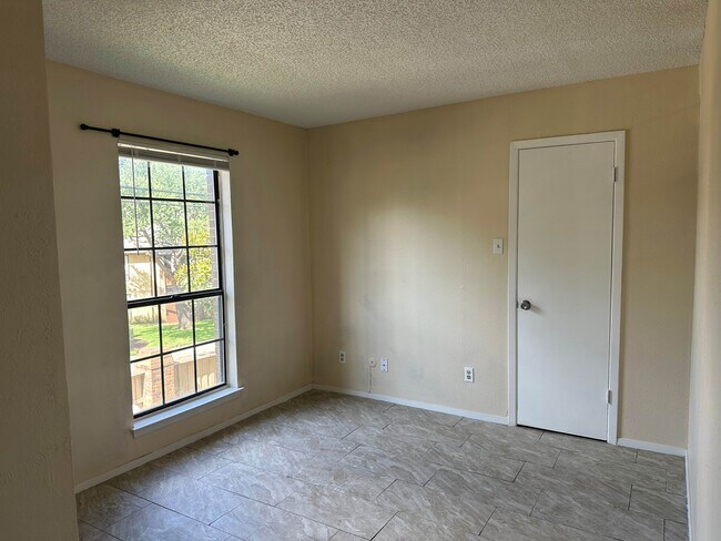 Oficina/estudio - 1909 Chasewood Cir