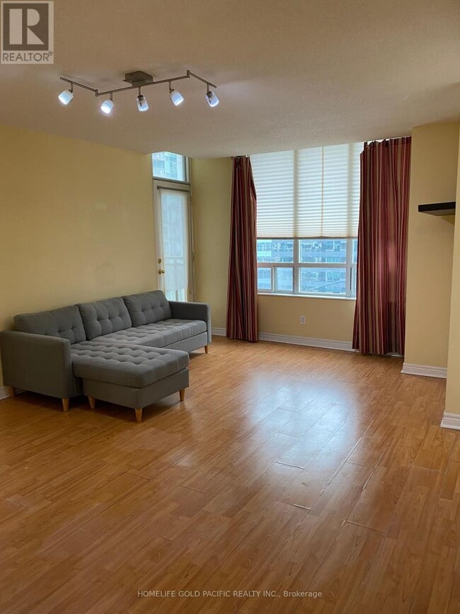 Building Photo - 260 Doris Ave