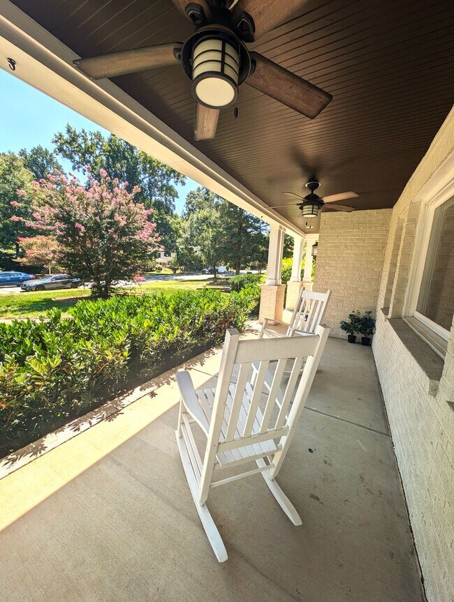 Foto del edificio - Plaza Midwood, Luxury 4 Bedroom/4 Bathroom Home!