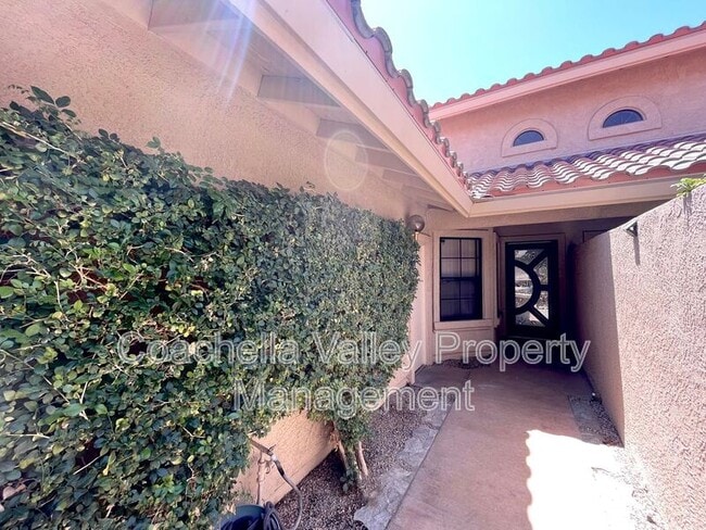 Foto del edificio - 41469 Woodhaven Dr W