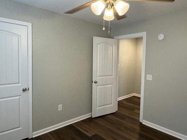 Foto del edificio - 4-6 Chestnut Dr