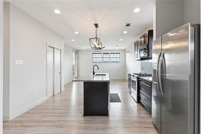 Building Photo - 2767 Vienna St