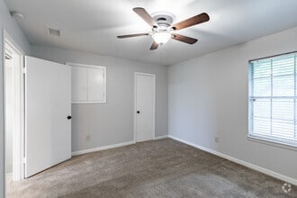 2BR, 2BA - 910 SF - Allure