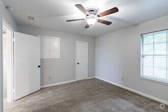 2BR, 2BA - 910 SF - Allure