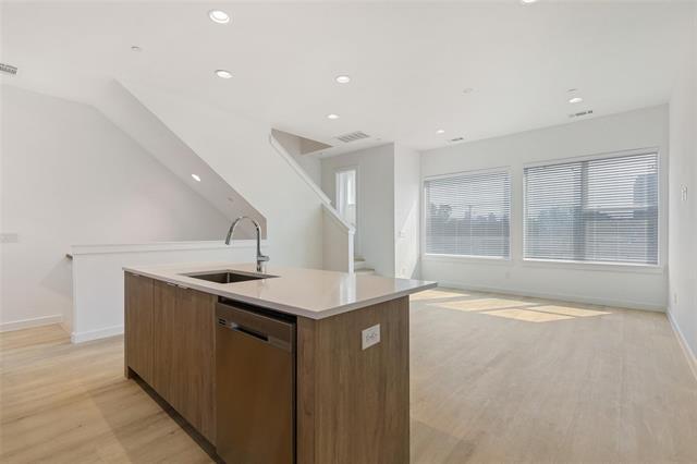 Foto del edificio - 4911 Belmont Ave