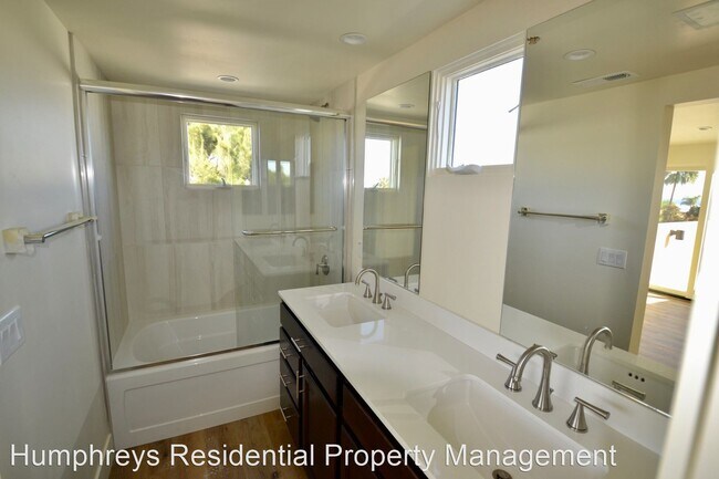 Building Photo - 7427 Olivetas Ave