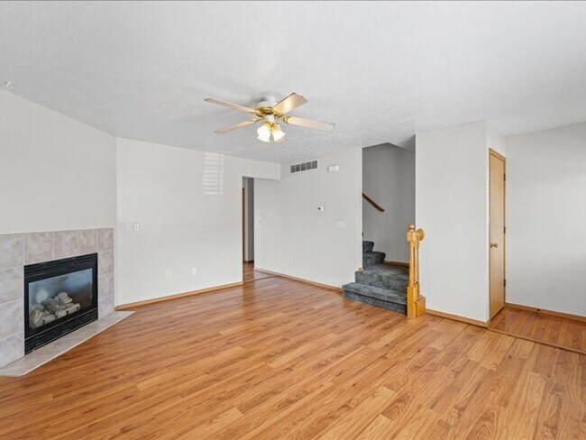 Foto del edificio - Affordable 3-Bedroom, 1.5-Bath Townhome in...