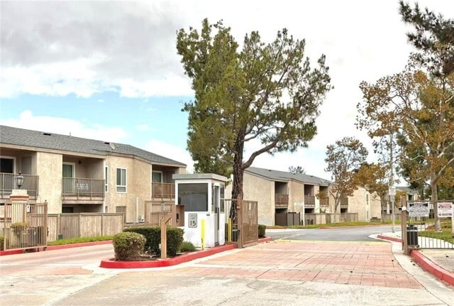 Foto del edificio - 17048 Colima Rd