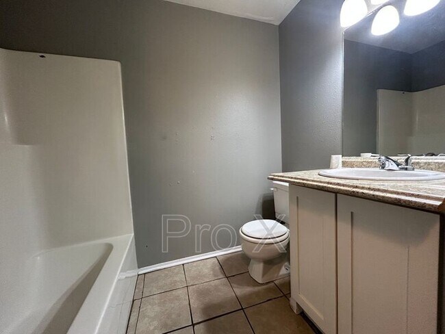 Building Photo - 1414 S Powell St