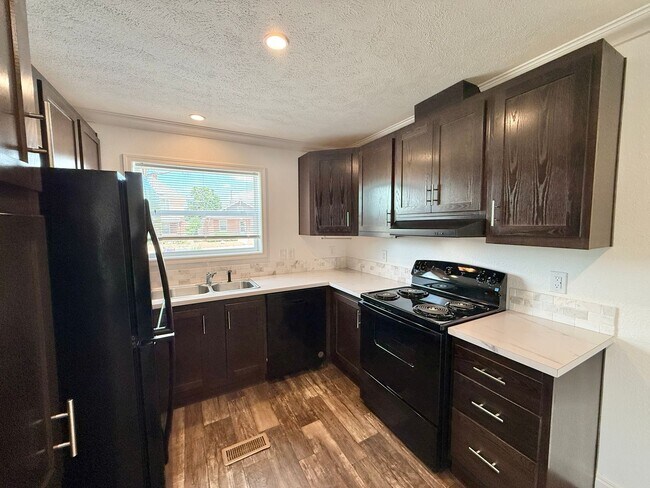 Foto del edificio - 1907-1909 E Routt Ave.