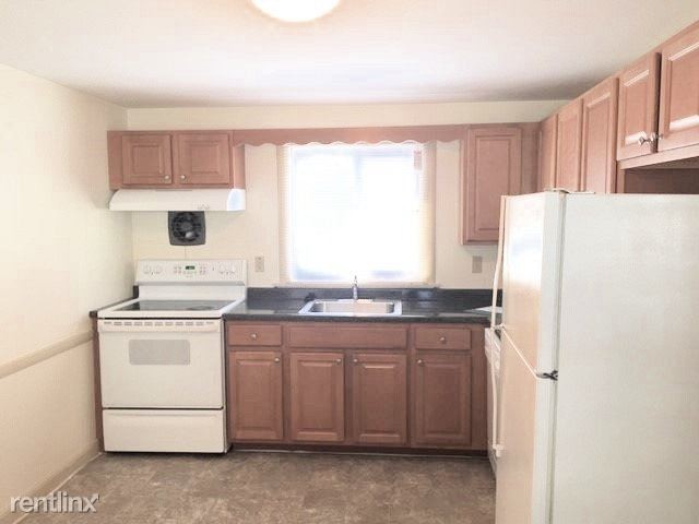 Building Photo - 41 Pond St