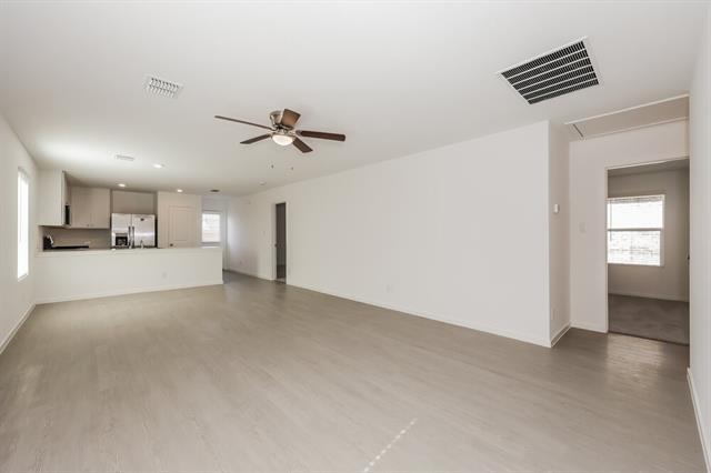 Foto del edificio - 1715 Crossbill St