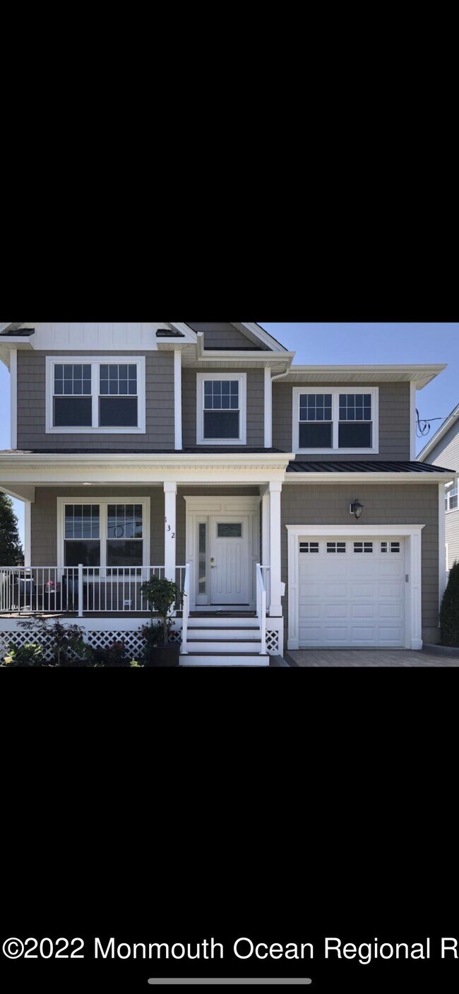 Foto del edificio - 132 Elmwood Ave