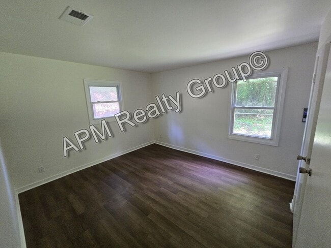 Building Photo - 27 Bethune Ct
