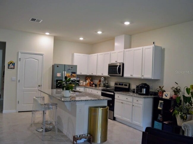 Building Photo - 1223 Lido Dr