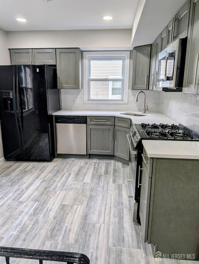 Foto del edificio - 76 Glenville Rd