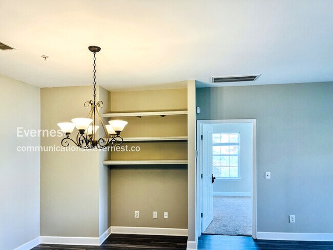 Foto del edificio - 7235 Althorp Way