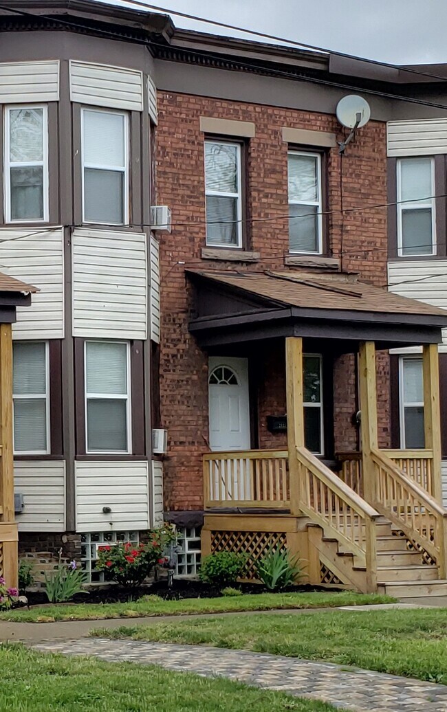 Foto del edificio - 2120 Fern Ct