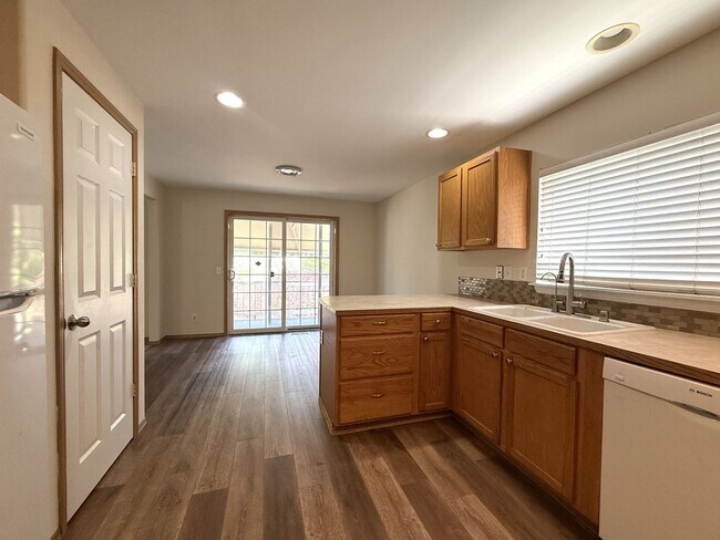 Foto del edificio - Newly Updated Lake Stevens Home - Avail 8/15!