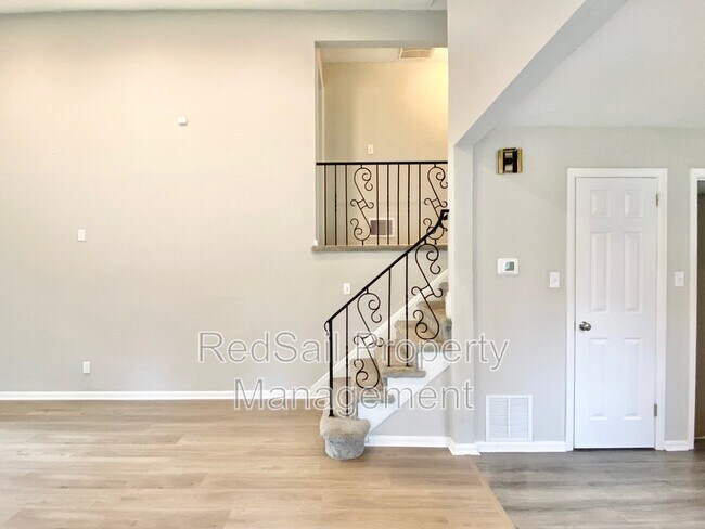 Foto del edificio - 5964 Lockamy Ln