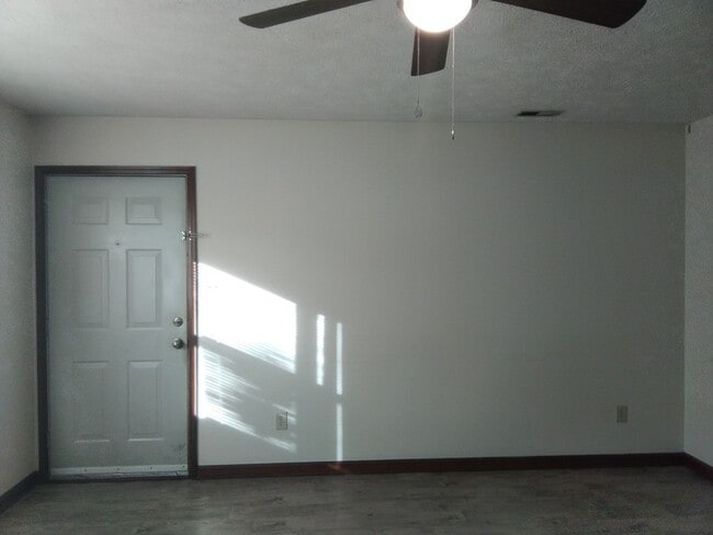 Building Photo - Timberlake  Apartments