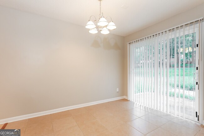 Foto del edificio - 661 Overlook Ct