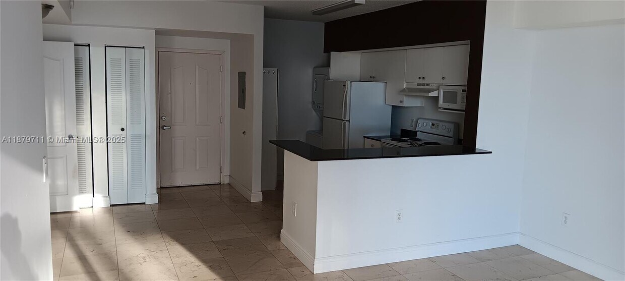 Foto principal - 5085 NW 7th St