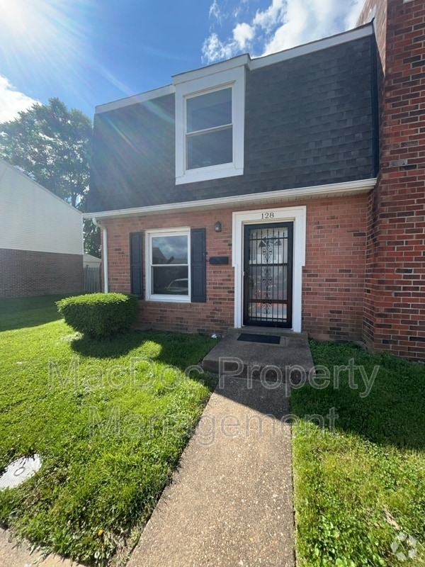 Building Photo - 128 Hickok Cir
